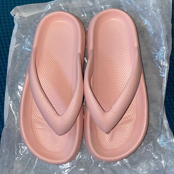 Comfy Pink Minimalist Flip Flops New in Bag Size 7 ~ 7.5 - Picture 2 of 6